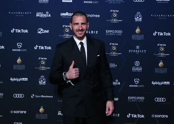 Leonardo Bonucci de la Juventus posa a su llegada a los Premios Globe Soccer Awards 2021 