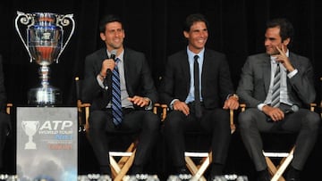 Djokovic, Nadal y Federer, junto al trofeo de n&ordm;1 del tenis.