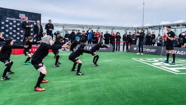 Dan Carter: "Inglaterra está hoy al nivel de los All Blacks"