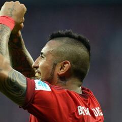 Los 6 chilenos con más títulos de Liga en el extranjero