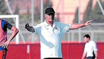 <b>PIDE REFUERZOS. </b>Manzano espera que lleguen nuevos jugadores.