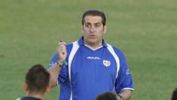 <b>MENTALIZACIÓN. </b>Sandoval charla con la plantilla del Rayo.