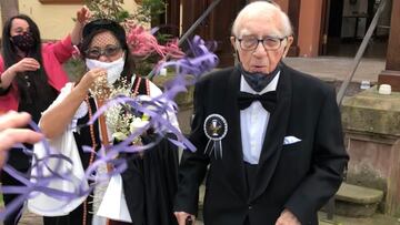 El histórico periodista Carlos Bibrián se casa a sus 95 años