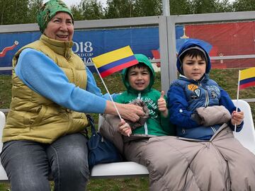 En su mayoría niños y familias rusas, junto a varios colombianos acompañaron a la Selección durante la práctica abierta al público este jueves en el estadio Sviyaga de Kazán. 