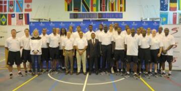 Todos los entrenador del campus de Baloncesto Sin Fronteras en Johannesburgo, Sudáfrica.