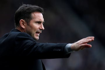 Leeds United del técnico Marcelo Bielsa cayó 4-2 ante los Derby County que son dirigidos por el exfutbolista Frank Lampard