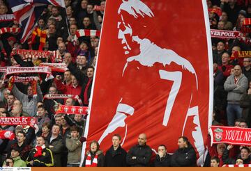 Arise Sir Kenny... Liverpool and Celtic legend knighted