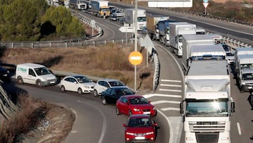 Vista de una retenci&oacute;n de tr&aacute;fico en una carretera de la provincia de Barcelona. 