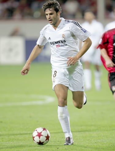 Jugador del Real Madrid durante ocho temporadas de 1997 a 2005 y tres temporadas con el Valencia de 2006 a 2009.