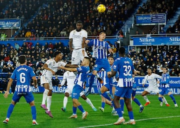 Rüdiger, único central disponible para Mallorca, salta ante Rafa Marín, una de las opciones blancas.