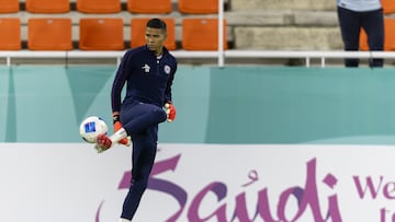 Kevin Mier of Cruz Azul during the round one first leg match between real Hope and Cruz Azul as part of the CONCACAF Champions Cup 2025, at Cibao FC Stadium on February 04, 2025 in Santiago de los Caballeros, Dominican Republic.