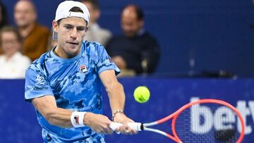 22 October 2021, Belgium, Antwerp: Argentinian tennis player Diego Schwartzman in action against USA&#039;s Brandon Nakashima during their men&#039;s singles round quarter-fianl match of the 2021 European Open Tennis ATP tournament in Antwerp. Photo: Laur