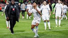 Aston Villa's English striker #11 Ollie Watkins (C) celebrates after his team's victory following the penalty shoot out during the UEFA Europa Conference League quarter-final second leg football match between Lille and Aston Villa at Stade Pierre-Mauroy in Villeneuve-d'Ascq, northern France on April 18, 2024. Aston Villa won over Lille 4-3 after the penalty shoot-outs and Villa qualified for the semi-finals. (Photo by Sameer Al-DOUMY / AFP)