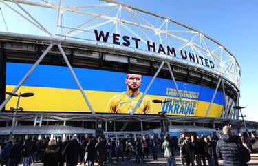 Premier League captains to wear Ukraine armbands in show of solidarity