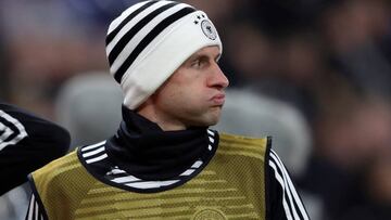 Muller en el calentamiento del partido entre Alemania y Holanda.