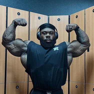 El estadounidense, Keone Pearson, reinó en el Resorts World Theater de Las Vegas con una magnífica actuación. "The Prodigy", como así le apodan, ha sido campeón del Olympia 212 en tres ocasiones  (2023, 2024 y 2025). Se le considera uno de los mejores culturistas actuales "kilo por kilo" debido a su gran tamaño, simetría, definición muscular y estructura.