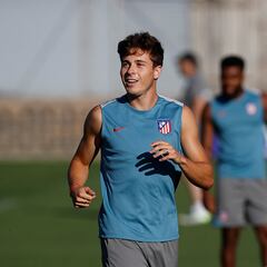 Riquelme está apto y Lemar, trabajo individualizado