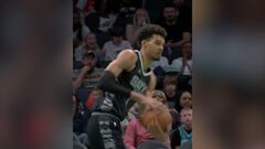 La NBA se está quedando en juego de niños para Wembanyama: taponazo sin moverse del sitio