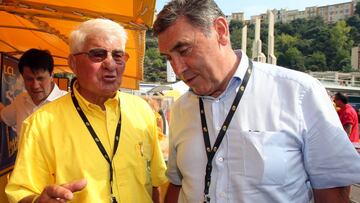 Raymond Poulidor y Eddy Merckx hablan antes de la contrarreloj de Mónaco en el Tour de Francia 2009.