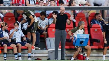 Giráldez, en el banquillo de Vallecas.