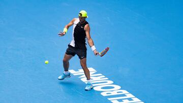 Rafael Nadal durante una sesión de entrenamiento antes del Open de Australia 2023 en Melbourne Park de Australia, el 13 de enero de 2023.