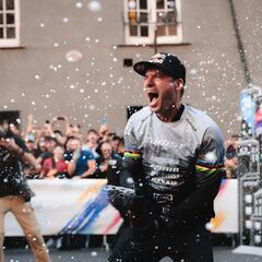 Tomáš Slavík gana el primer Red Bull Cerro Abajo en Europa