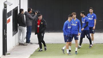 Marcelino, y sus futbolistas.