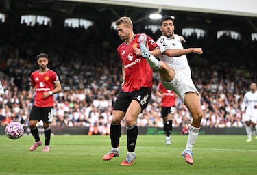 Raúl Jiménez pierde protagonismo en empate Fulham vs Manchester United