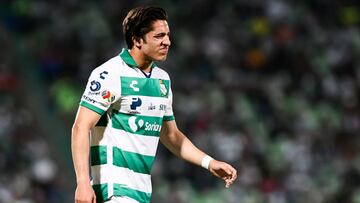  Alan Cervantes of Santos during the game Santos vs Atletico San Luis corresponding to 17th round of the Torneo Apertura Grita Mexico A21 of the Liga BBVA MX, at TSM Corona Stadium, on November 08, 2021.
 
 &lt;br&gt;&lt;br&gt;
 
 Alan Cervantes de Santos