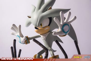 La espectacular figura de Silver the Hedgehog