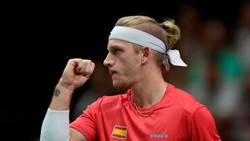 El tenista español Alejandro Davidovich reacciona durante su partido ante Soon-woo Kwon en la eliminatoria entre España y Corea del Sur en la Copa Davis.