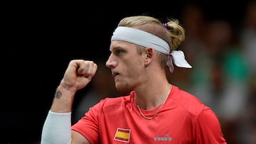 Tennis - Davis Cup - Finals - Spain v South Korea - Pabellon Fuente de San Luis, Valencia, Spain - September 17, 2023 Spain’s Alejandro Davidovich Fokina reacts during his singles match against South Korea’s Kwon Soon-woo REUTERS/Pablo Morano