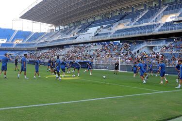 Mel se estrena ante más de 1.000 aficionados