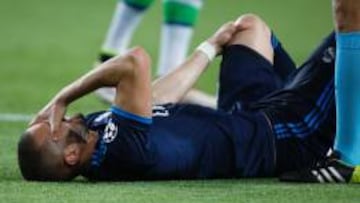 Preocupa en el Madrid el golpe en la rodilla de Benzema