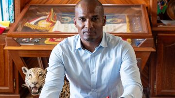 80 veces internacional por Francia ahora decide alistarse en el ejército