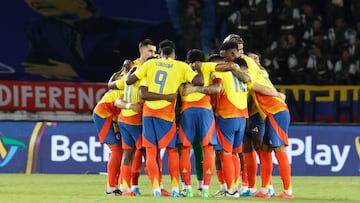 AMDEP228. BARRANQUILLA (COLOMBIA), 19/11/2024.- Jugadores de Colombia se reúnen este martes, previo a un partido de las eliminatorias sudamericanas para el Mundial de 2026 entre Colombia y Ecuador en el estadio Metropolitano de Barranquilla (Colombia). EFE/ Mauricio Dueñas