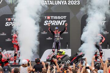 Aleix Espargaró, Francesco Bagnaia y Maverick Viñales en el podio del Gran Premio de Cataluña de Moto GP.