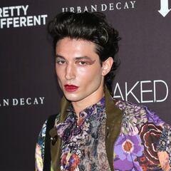 ¿Ezra Miller a prisión? Lo acusan de albergar a niños en una granja llena de armas