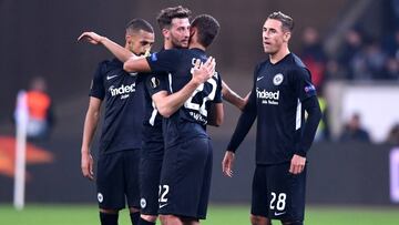 El alem&aacute;n naturalizado estadounidense disfrut&oacute; desde el banquillo la goleada que le propin&oacute; su equipo, el Eintracht Frankfurt al Bayern M&uuml;nich.