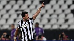 Botafogo's midfielder Gabriel Pires celebrates after scoring during the Copa Sudamericana quarterfinals first leg football match between Brazil's Botafogo and Argentina's Defensa y Justicia, at the Nilton Santos stadium in Rio de Janeiro, Brazil, on August 23, 2023. (Photo by MAURO PIMENTEL / AFP)