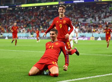 Celebración de Ferran Torres después de anotar su segundo gol, el cuarto para España en el partido del Mundial de Qatar 2022 contra Costa Rica.
