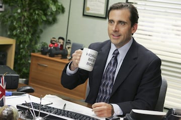 La versión americana convierte una oficina de papel en fenómeno mundial. Michael Scott y sus empleados aún provocan carcajadas.