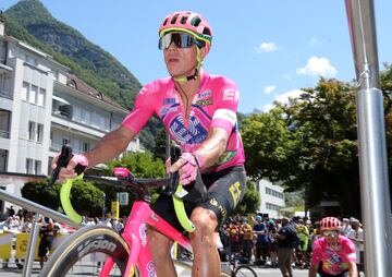 Rigoberto Urán (EF Education-EasyPost)