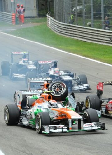 Paul Di Resta choca con el piloto francés, Romain Grosjean.