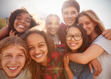 La efebifobia es el nombre que recibe el miedo irracional hacia las personas jóvenes.