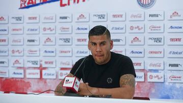 Salcido se va de Chivas por diferencias con Cardozo