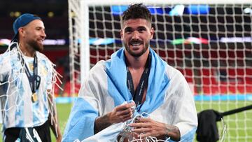 Rodrigo de Paul celebra el t&iacute;tulo de Argentina. 