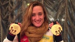 BA&Ntilde;ADA EN ORO. Mireia muestra sus dos metales dorados.
 