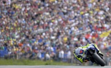 Valentino Rossi durante la calificación en el GP de Alemania.