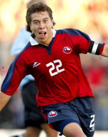 Chile debió vencer a Argentina en el último partido del preolímpico de 2004, pero el partido terminó 2-2 en el Estadio Sausalito. La gran chance de anotar el tanto del triunfo la tuvo Joel Soto y su disparo, a solo minutos del pitazo final, no terminó en gol. 